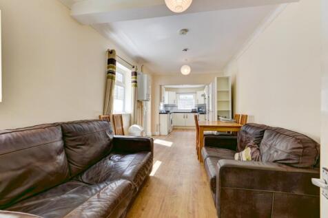 99 Brading Road Lounge
