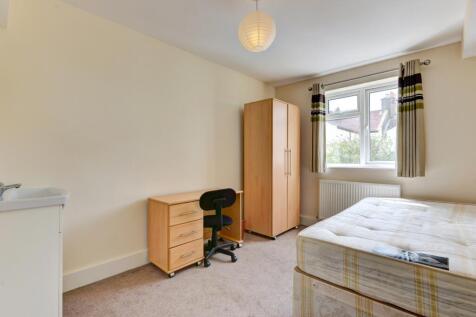 99 Brading Road Bedroom 3