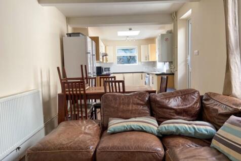 16 Hollingbury Road Lounge Area