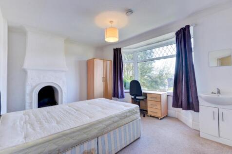 6 Nyetimber Hill Bedroom 1 (2)