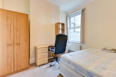 8 Hollingbury Park Avenue Bedroom 1 (2)