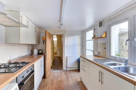 8 DeMontfort Road Kitchen (1)