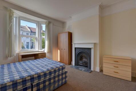 8 DeMontfort Road Bedroom 1 (1)