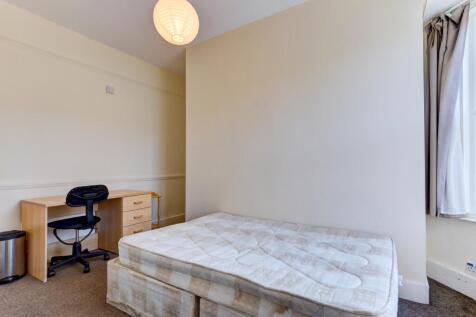 8 DeMontfort Road Bedroom 4