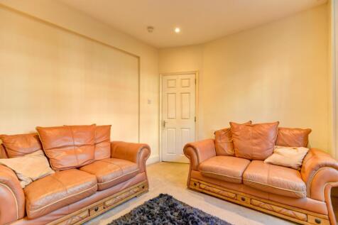 4 Coronation Street Lounge (1)