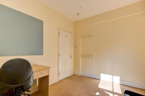 4 Coronation Street Bedroom 1 (1)