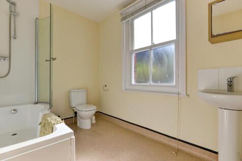 4 Coronation Street Bathroom 1