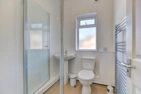4 Coronation Street Bathroom 2