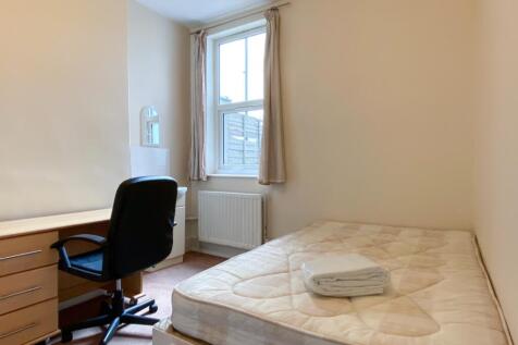 94 Whippingham Road Bedroom 2 (2)