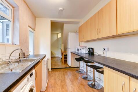 12 Pevensey Road Kitchen (2)
