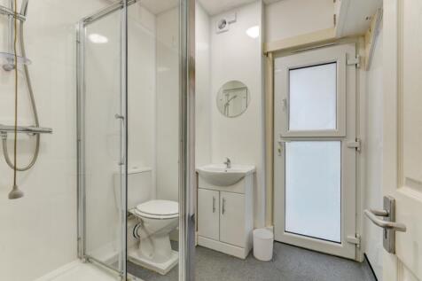 12 Pevensey Road Bathroom 1