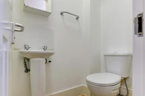 12 Pevensey Road WC (2)