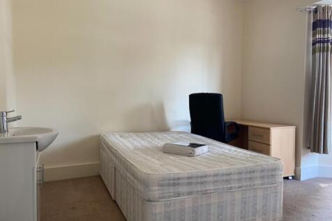 3 Elm Grove Bedroom 1