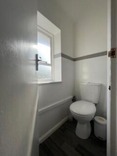 40 Stephens Road - WC (1)