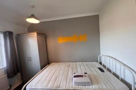 40 Stephens Road - Bedroom 3 (1)