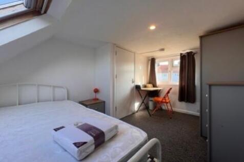 40 Stephens Road - Bedroom 4 (2)