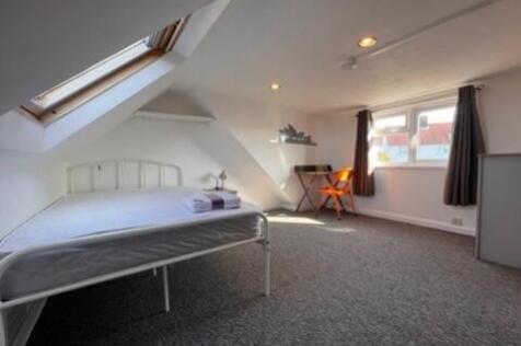 40 Stephens Road - Bedroom 5 (1)