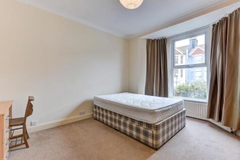 15 Hollingbury Road Bedroom 1 (2)