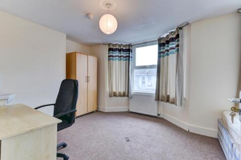 36 Beaconsfield Road-24