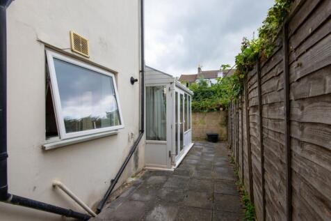 36 Beaconsfield Road-31