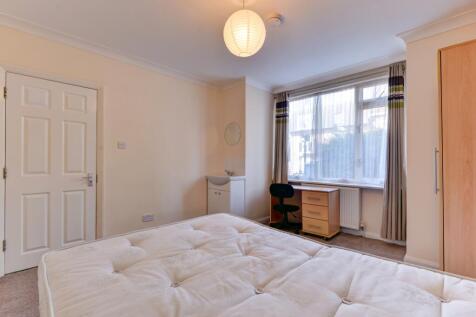 46 Hartington Road Bedroom 1 (2)