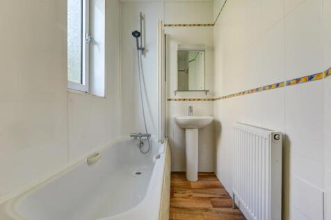 46 Hartington Road Bathroom 2