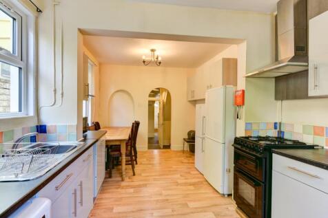68 Whippingham Road Kitchen (3)