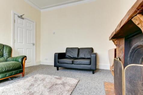 68 Whippingham Road Lounge (2)