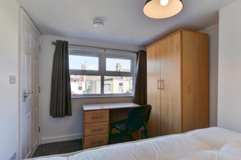 68 Whippingham Road Bedroom 5 (2)