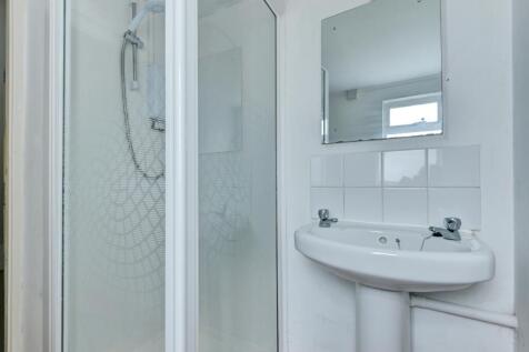 51 Elm Grove Bathroom 1