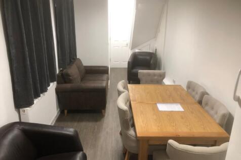 42 Bonchurch Road New Lounge Area (2)