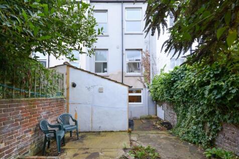 54 Argyle Road Outside Area