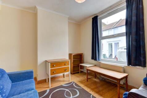 28 Franklin Street Lounge (1)