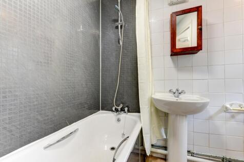 28 Franklin Street Bathroom