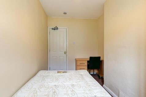 23 Caledonian Road Bedroom 2 (3)