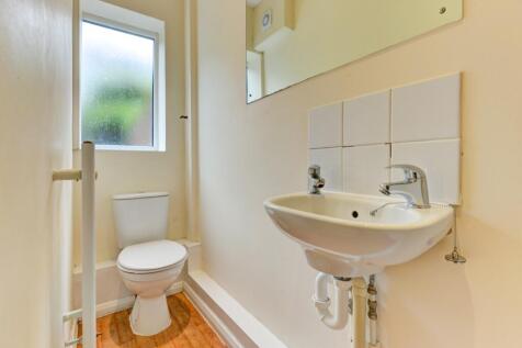 23 Caledonian Road Bathroom (2)