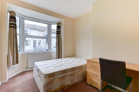 23 Caledonian Road Bedroom 3