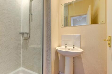 23 Caledonian Road Bathroom