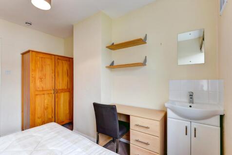 23 Caledonian Road Bedroom 5 (2)