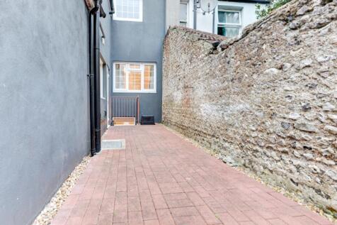 9 Old Shoreham Road rear patio