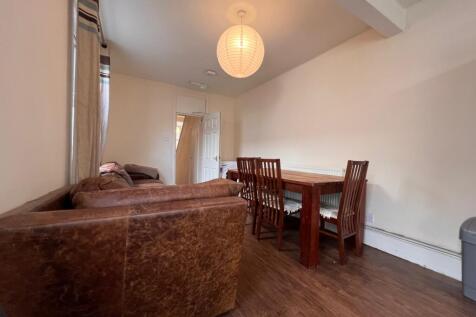19 Hollingbury Park Avenue - Lounge (3)