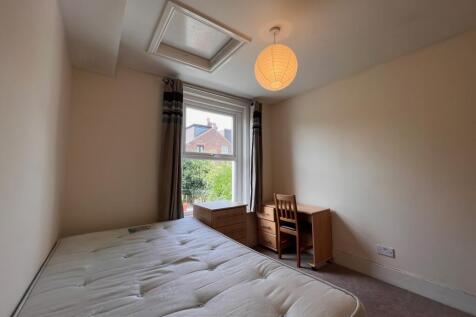 19 Hollingbury Park Avenue - Bedroom 3 (1)