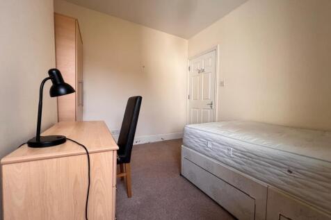 19 Hollingbury Park Avenue - Bedroom 4 (3)