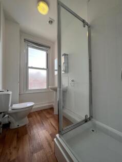 19 Hollingbury Park Avenue - Bathroom 1 (1)