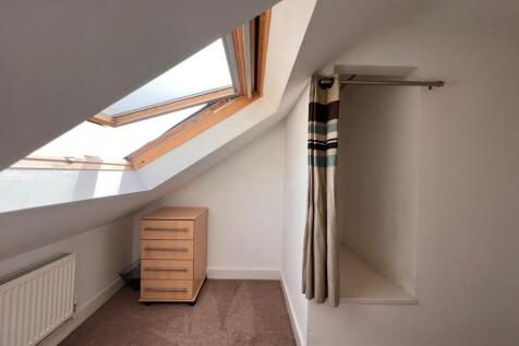 19 Hollingbury Park Avenue - Bedroom 6 (2)