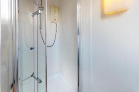 G4-Lets-42-Hartington-Bathroom