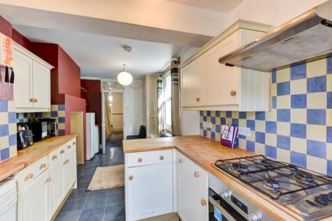 103 Whippingham Road Kitchen (2)