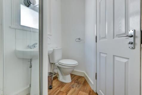 27 Hollingbury Road Bathroom 1