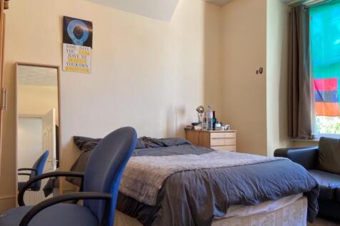 64 Brading Road Bedroom 1