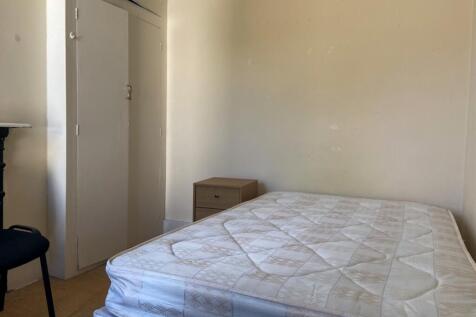 64 Brading Road Bedroom 3